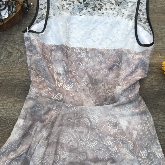 EXPRESS LIGHT MAUVE LACE PRINT MIDI DRESS - Picture 8 of 8